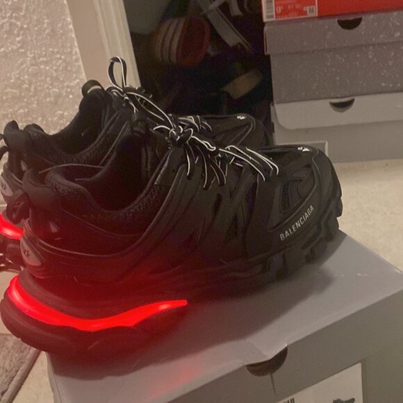EU43 - Balenciaga Track LED - Picture 1 of 7